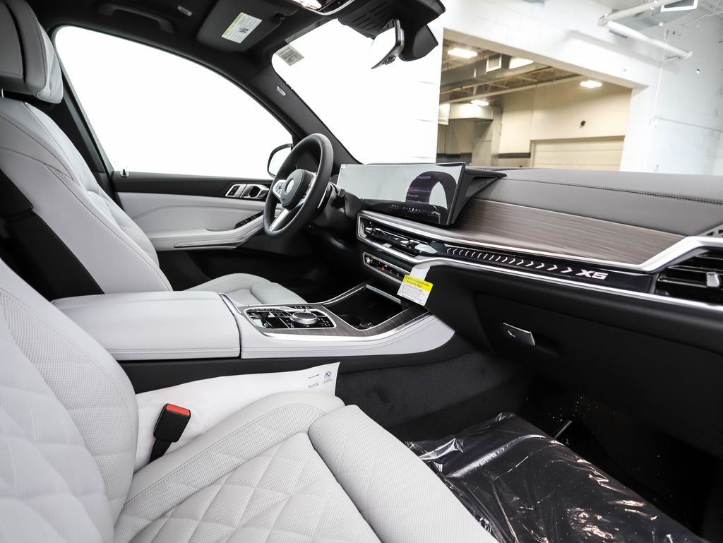 Thumbnail: 2026 BMW X5 - 30