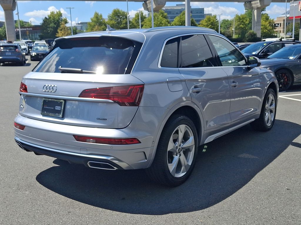 Thumbnail: 2023 Audi Q5 - 4