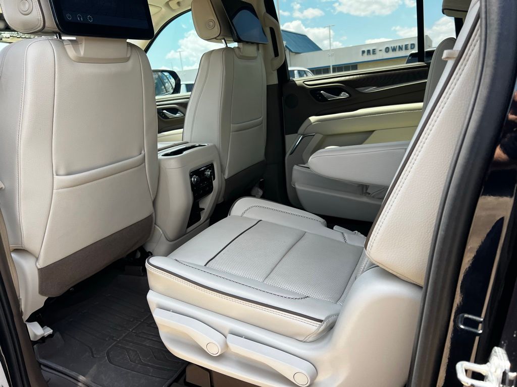 2023 GMC Yukon XL Denali Blue at Toyota of Victoria