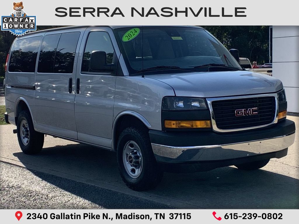 2024 GMC Savana Plata (Quicksilver Metallic) Van Tracción trasera 