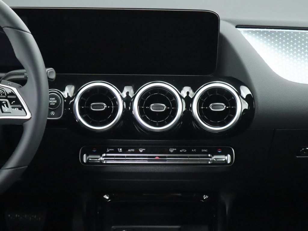 Thumbnail: 2025 Mercedes-Benz GLA - 14