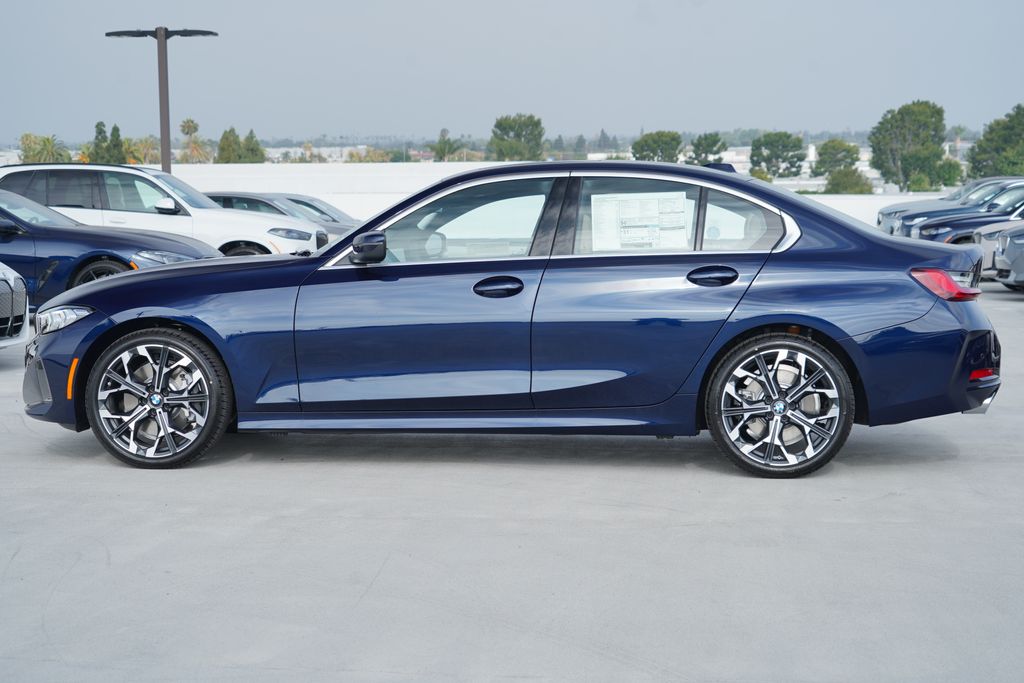 Thumbnail: 2026 BMW 3 Series - 4