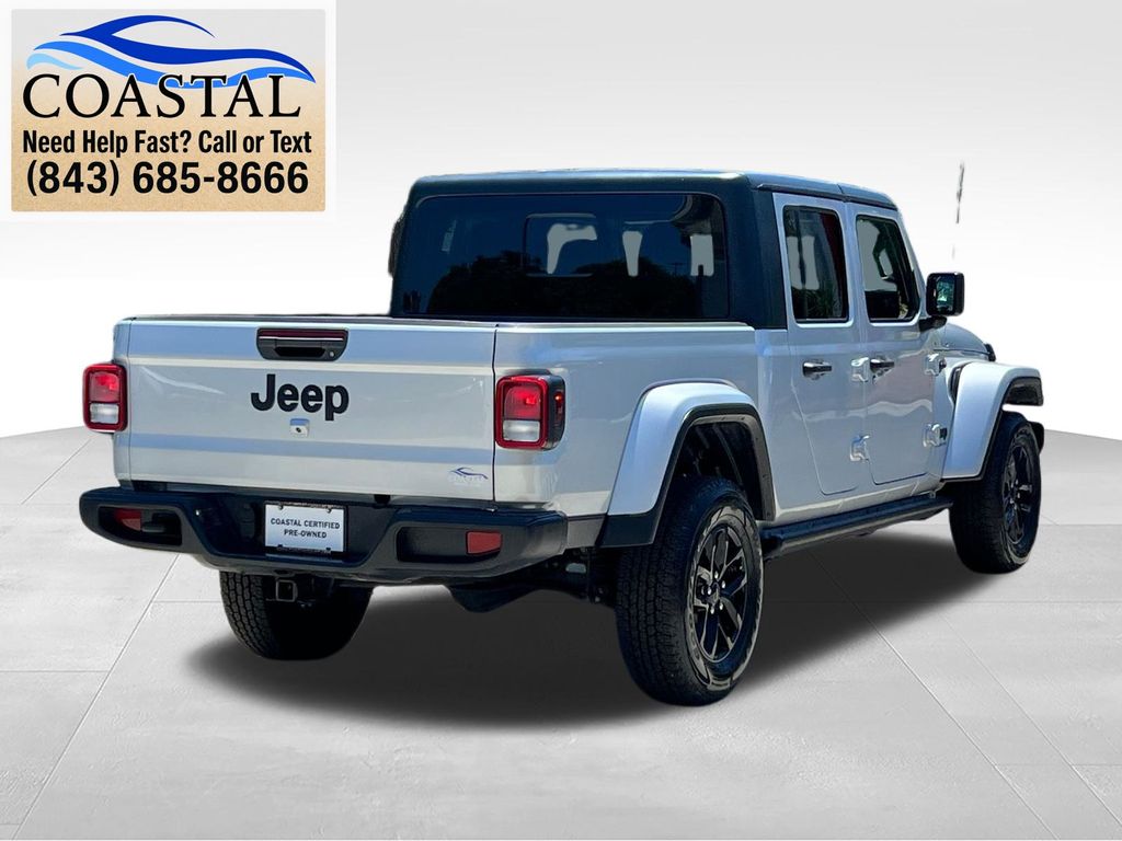 2022 Jeep Gladiator Altitude Silver at Bob King Buick GMC