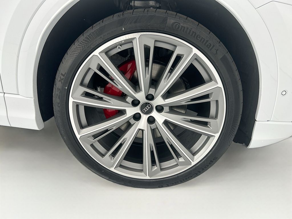 Thumbnail: 2026 Audi Q8 - 31