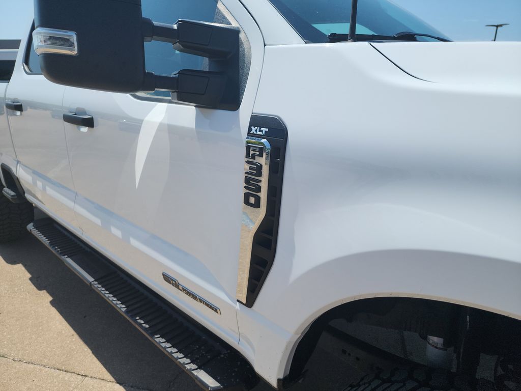 2024 Ford F-350SD XLT photo