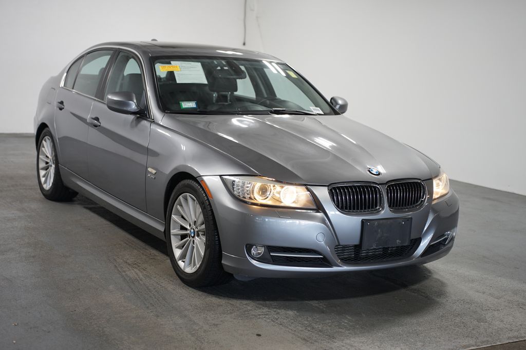 Thumbnail: 2011 BMW 3 Series - 3