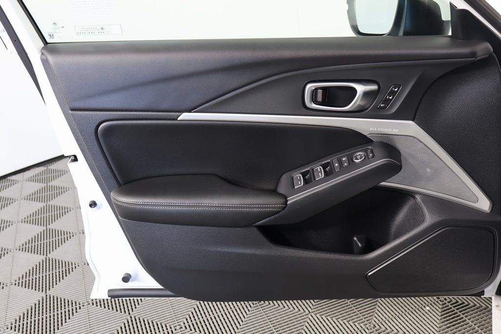 Thumbnail: 2025 Acura Integra - 12