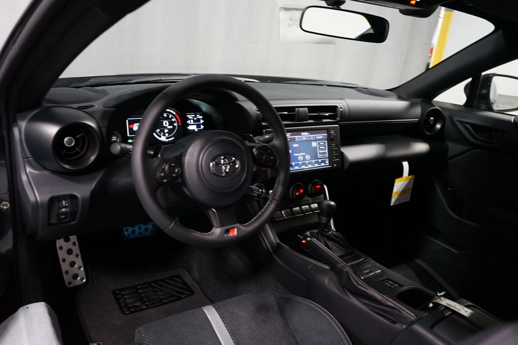Thumbnail: 2026 Toyota GR86 - 11