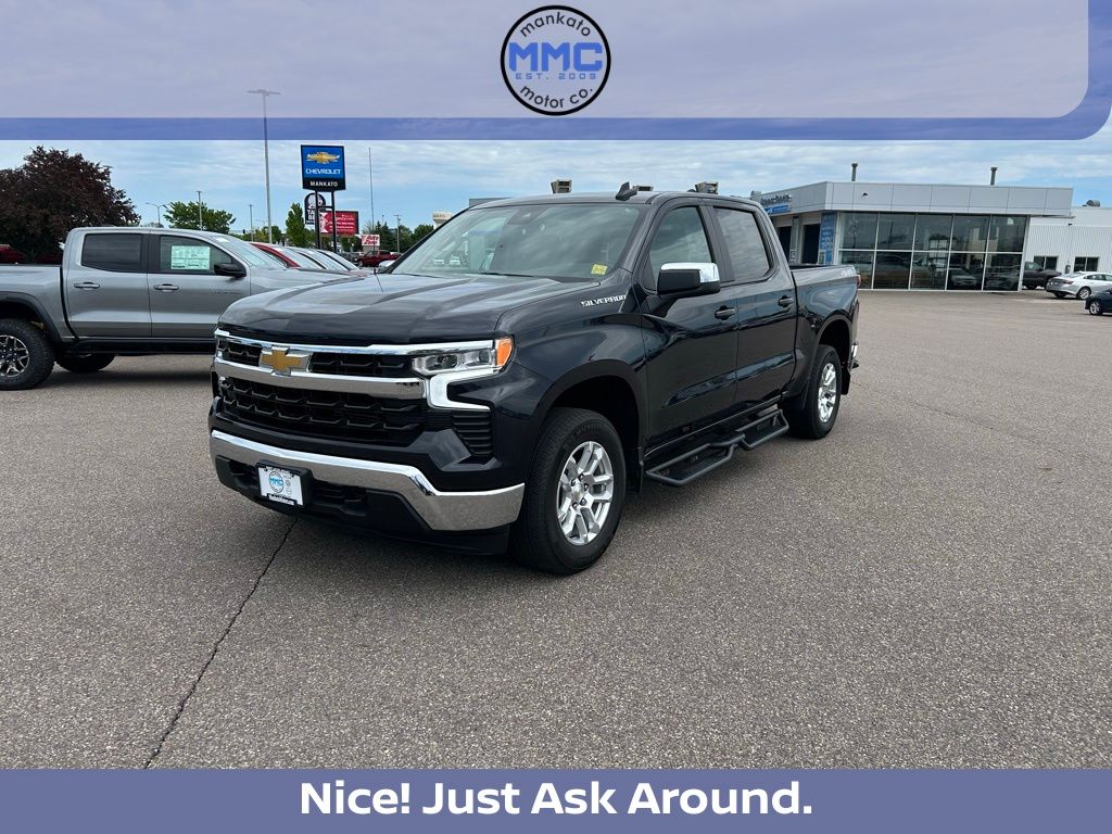 Dark Ash Metallic 2024 Chevrolet Silverado 1500 Pickup Truck Four-Wheel Drive 8-Speed Automatic