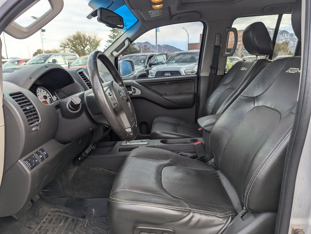 2014 Nissan Frontier PRO-4X 16