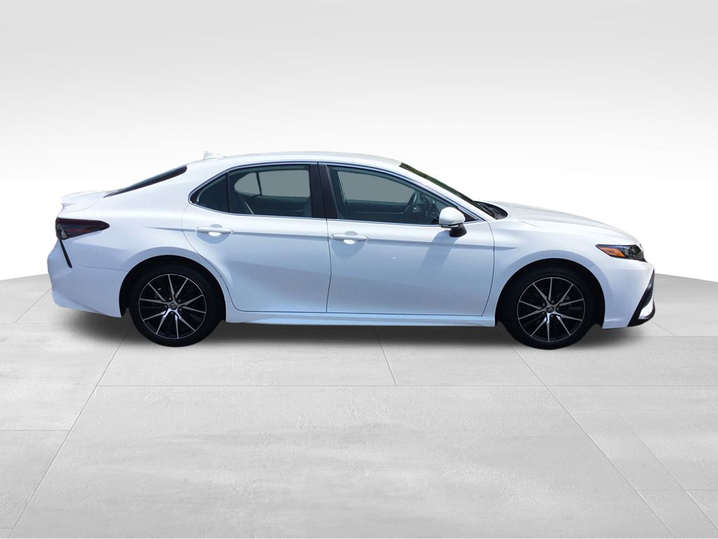 2023 Toyota Camry SE 6