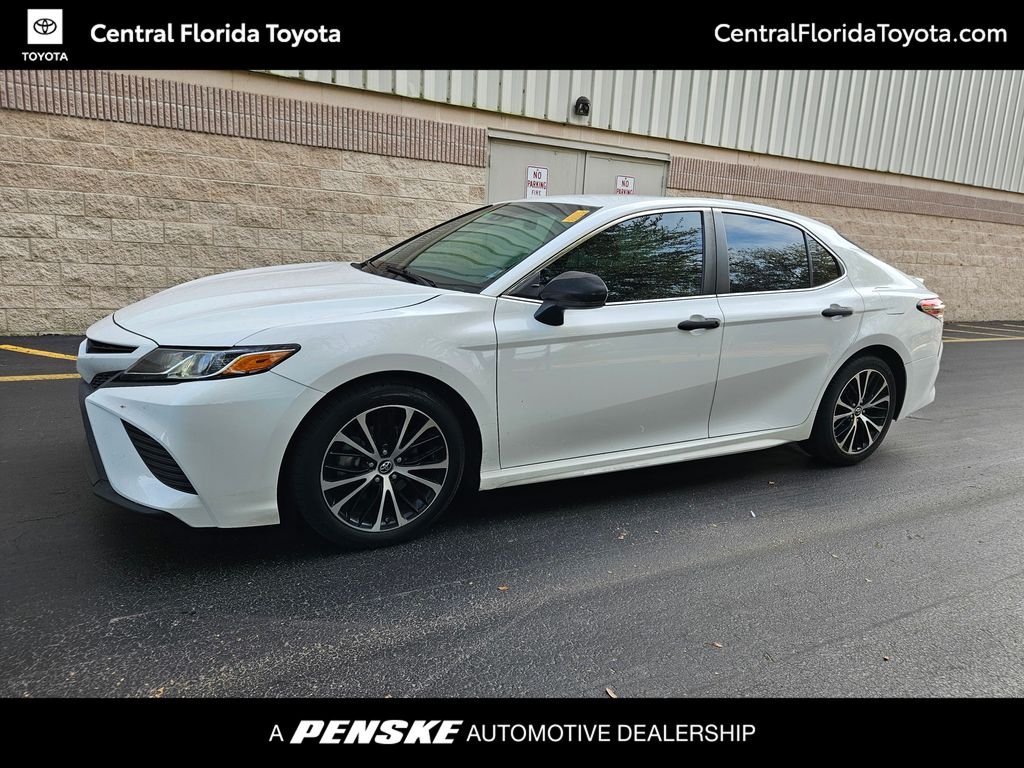 2018 Toyota Camry SE -
                Orlando, FL