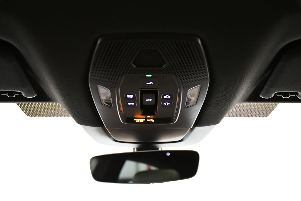 Thumbnail: 2025 Porsche Macan - 19