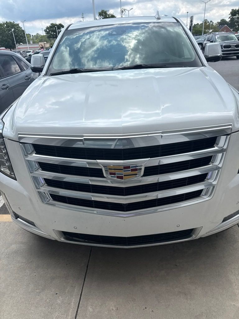 2018 Cadillac Escalade Luxury