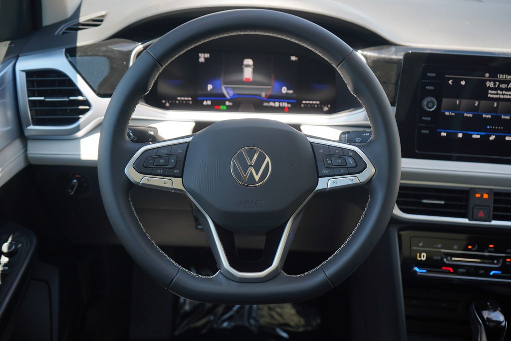 Thumbnail: 2025 Volkswagen Taos - 8