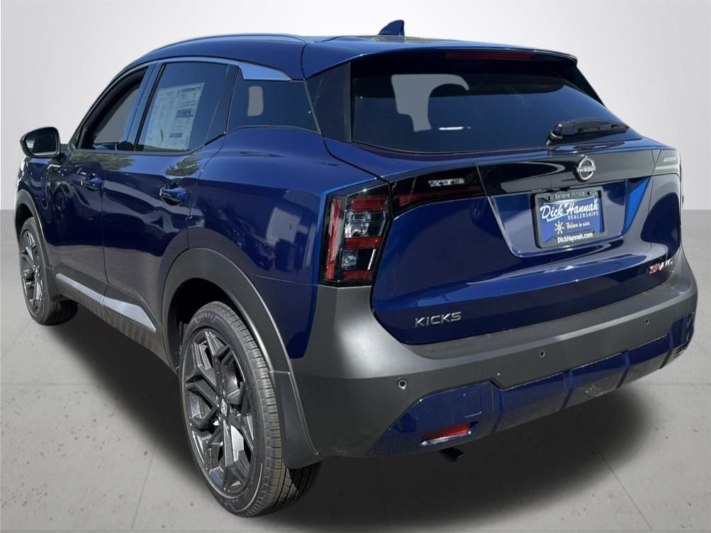 2025 Nissan Kicks SR