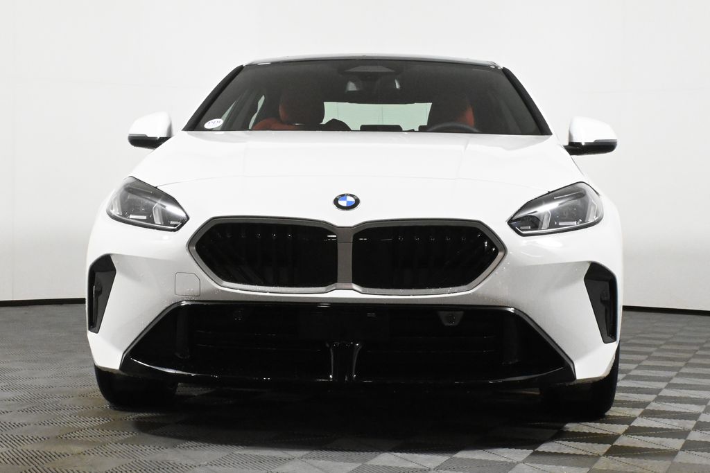 Thumbnail: 2025 BMW 2 Series - 10