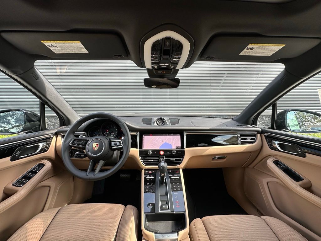 Thumbnail: 2025 Porsche Macan - 31