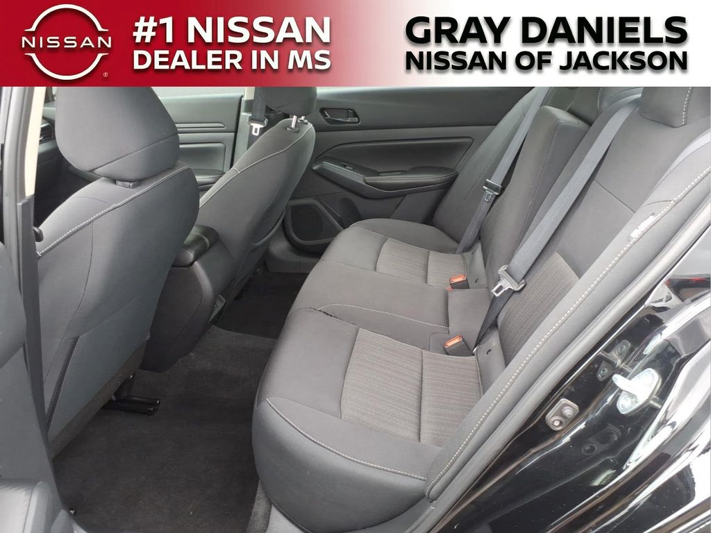 Used 2025 Nissan Altima Sedan