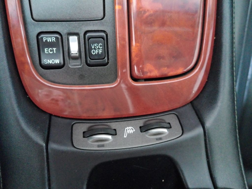 Used 2005 Silver Lexus 430 image 38