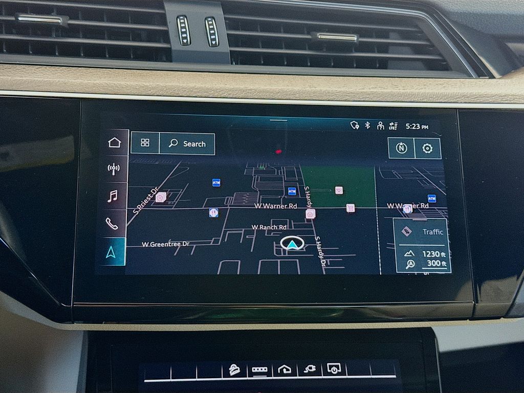 Thumbnail: 2024 Audi Q8 e-tron - 16