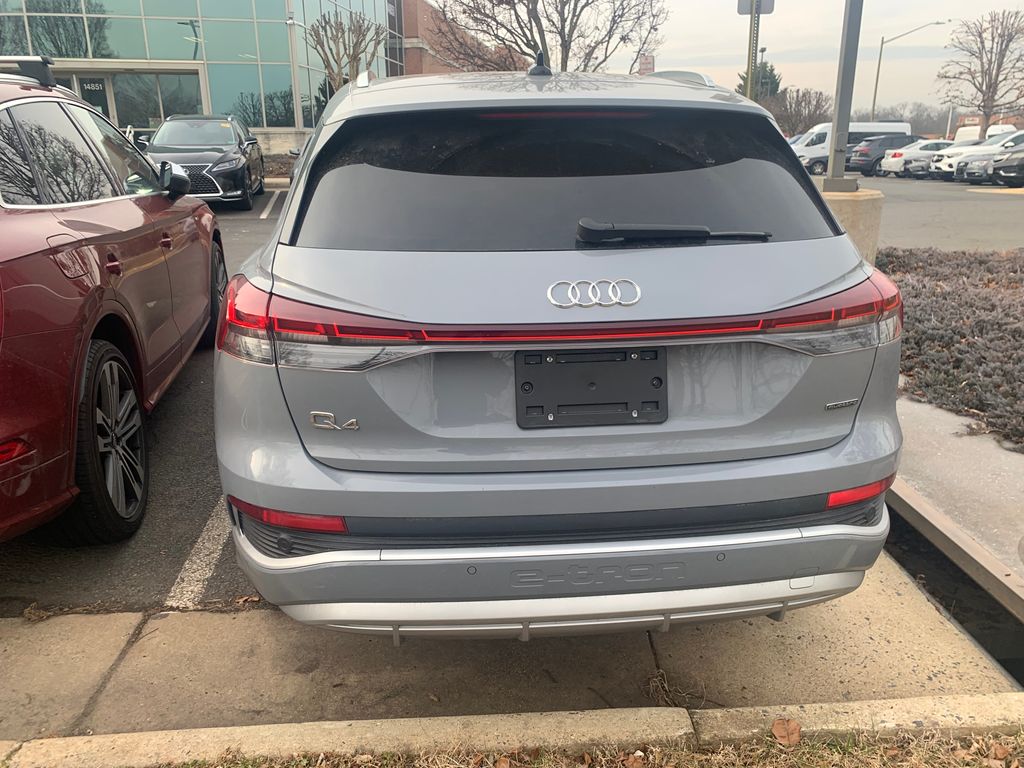 Thumbnail: 2023 Audi Q4 e-tron - 6