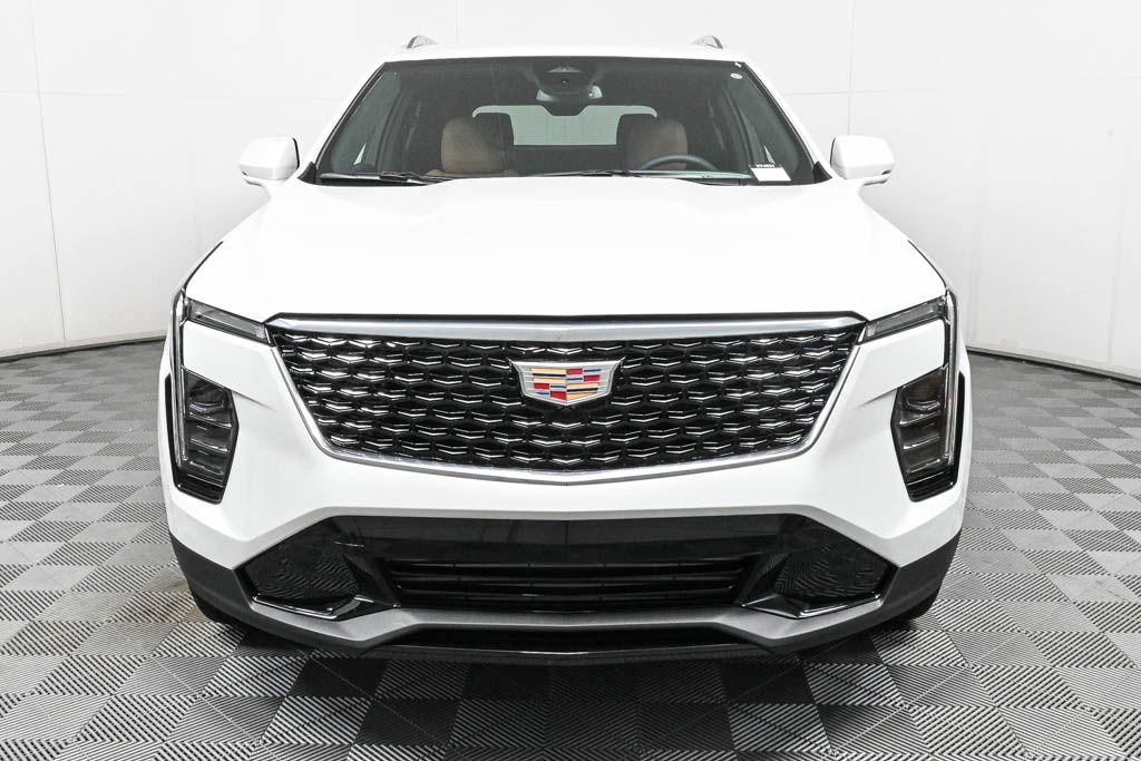 2024 Cadillac XT4 Premium Luxury 2