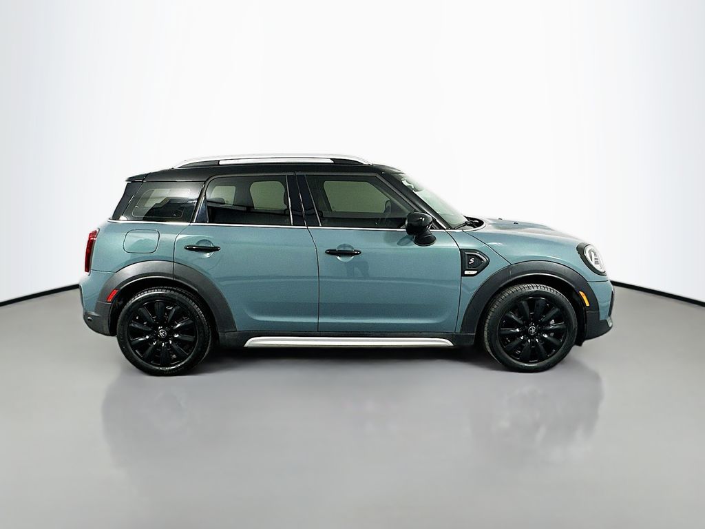 2022 MINI Cooper Countryman Iconic 4