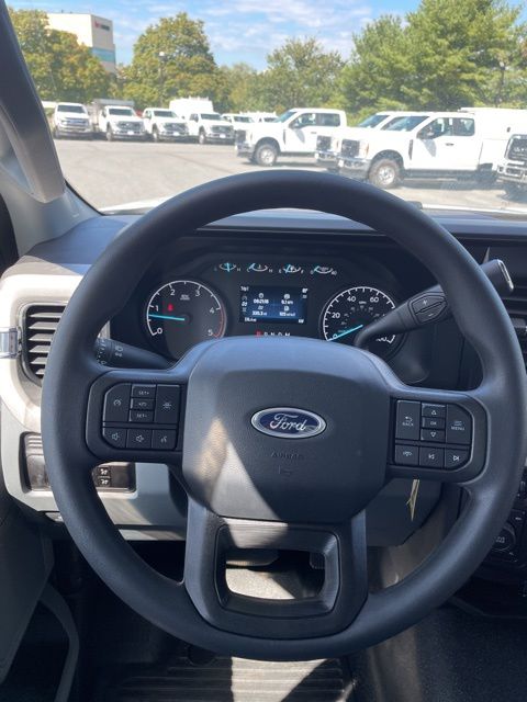 2025 Ford F-600 Chassis XL