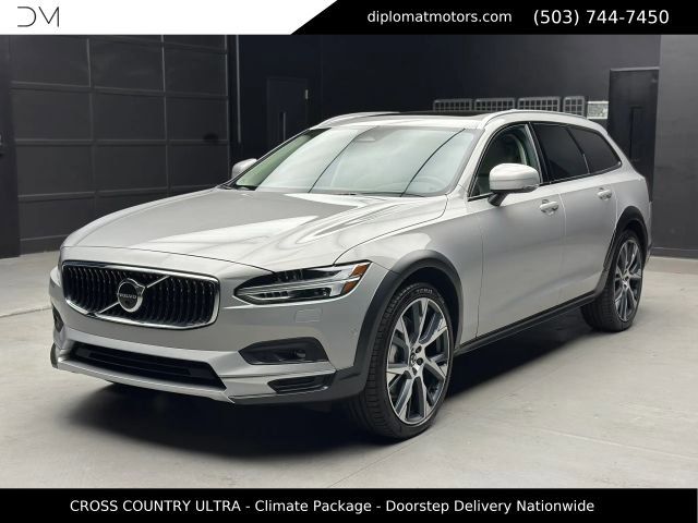 Silver 2025 Volvo V90 Cross Country B6 Ultra AWD Wagon All-Wheel Drive Automatic