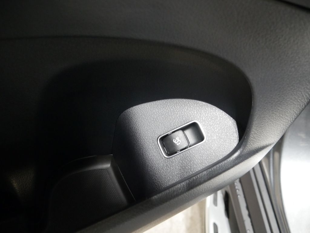 Thumbnail: 2026 Mercedes-Benz GLE - 19