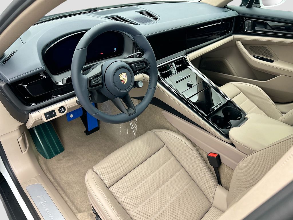 Thumbnail: 2026 Porsche Panamera - 4