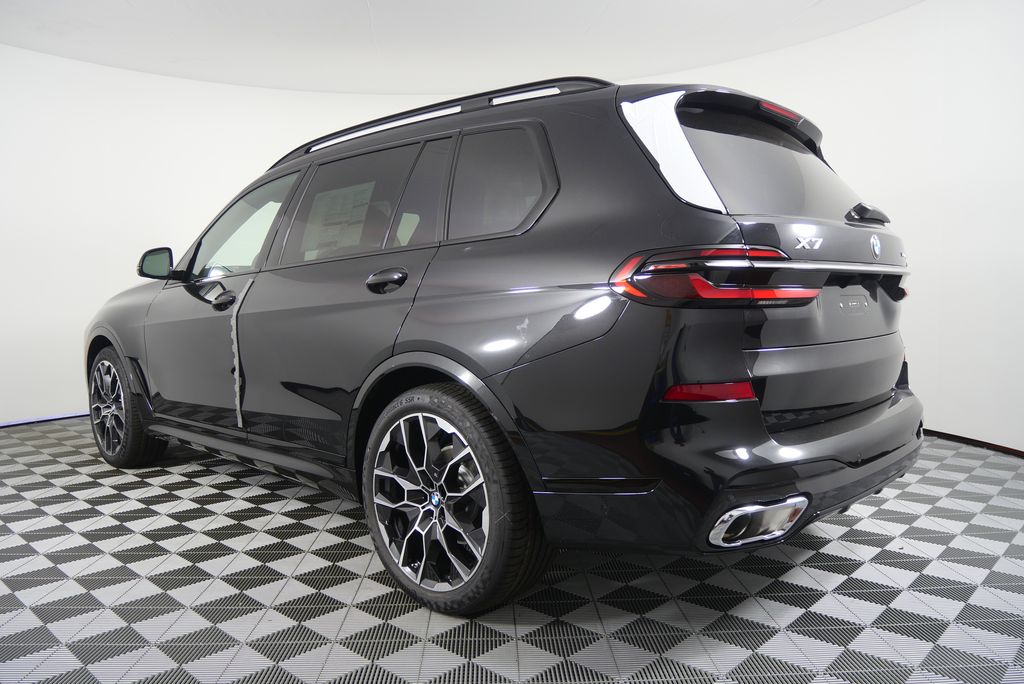Thumbnail: 2026 BMW X7 - 5
