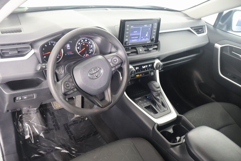 2021 Toyota RAV4 XLE 7