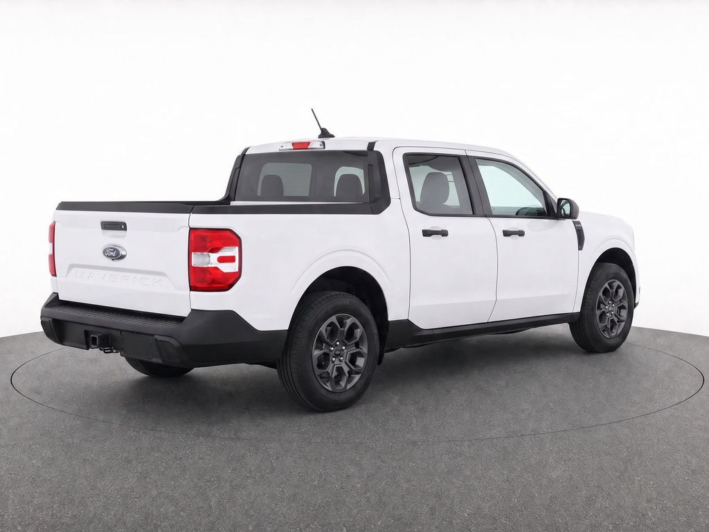 New 2026 Oxford White Ford XLT image 3