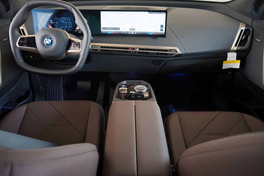 2025 BMW iX xDrive50 14