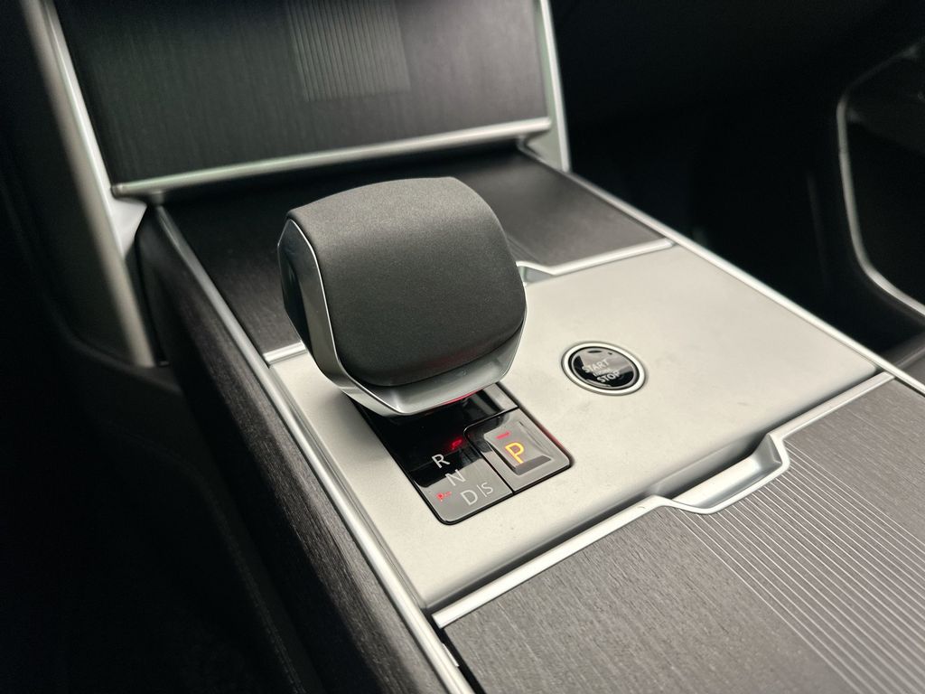 Thumbnail: 2025 Land Rover Range Rover - 13