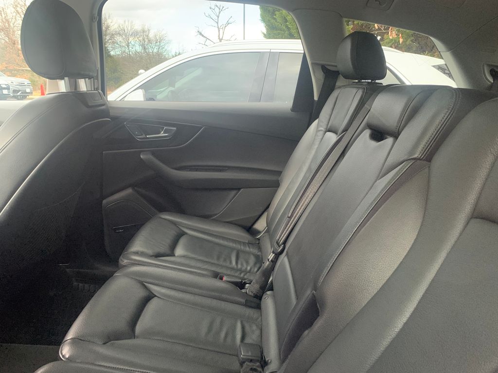 Thumbnail: 2017 Audi Q7 - 6