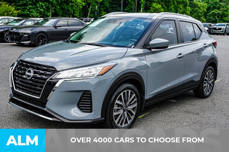 Used 2023 Gray Nissan SV image 3