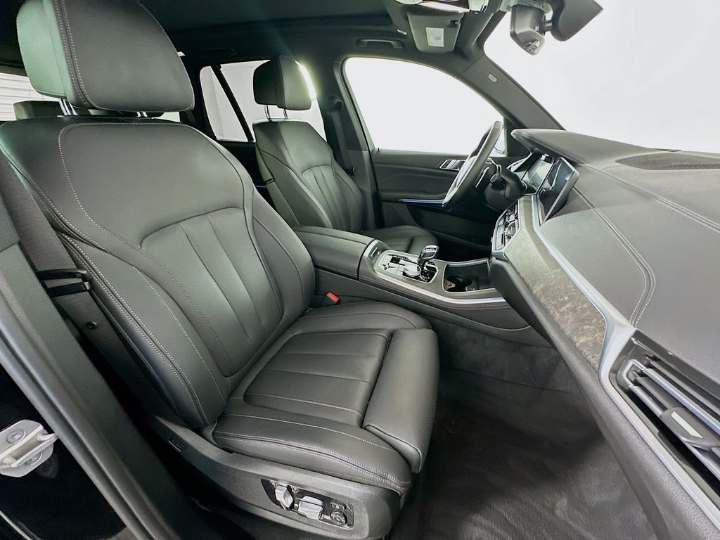 Thumbnail: 2022 BMW X5 - 28
