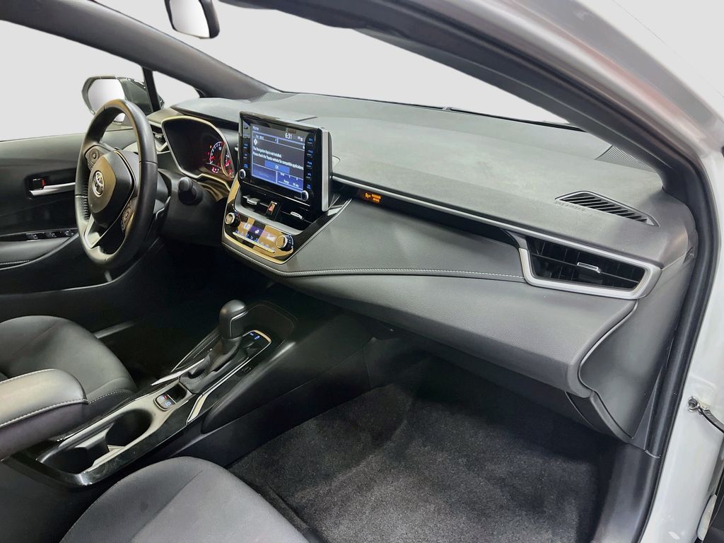 Used 2022 White Toyota SE Nightshade Edition image 27