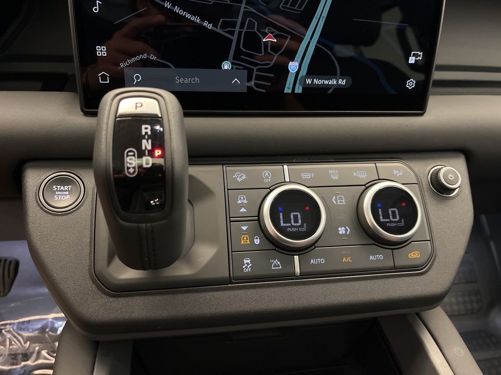 Thumbnail: 2025 Land Rover Defender - 19