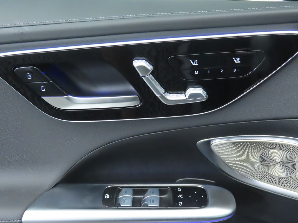 Thumbnail: 2025 Mercedes-Benz C-Class - 25