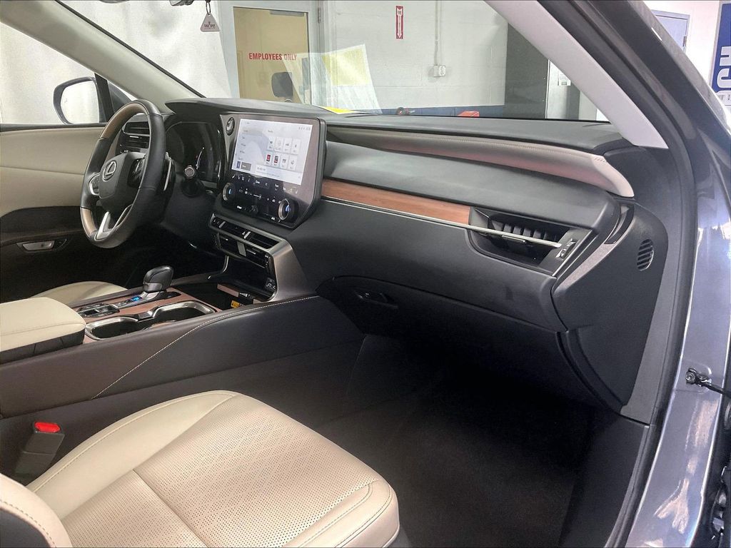 2024 Lexus RX — photo 14