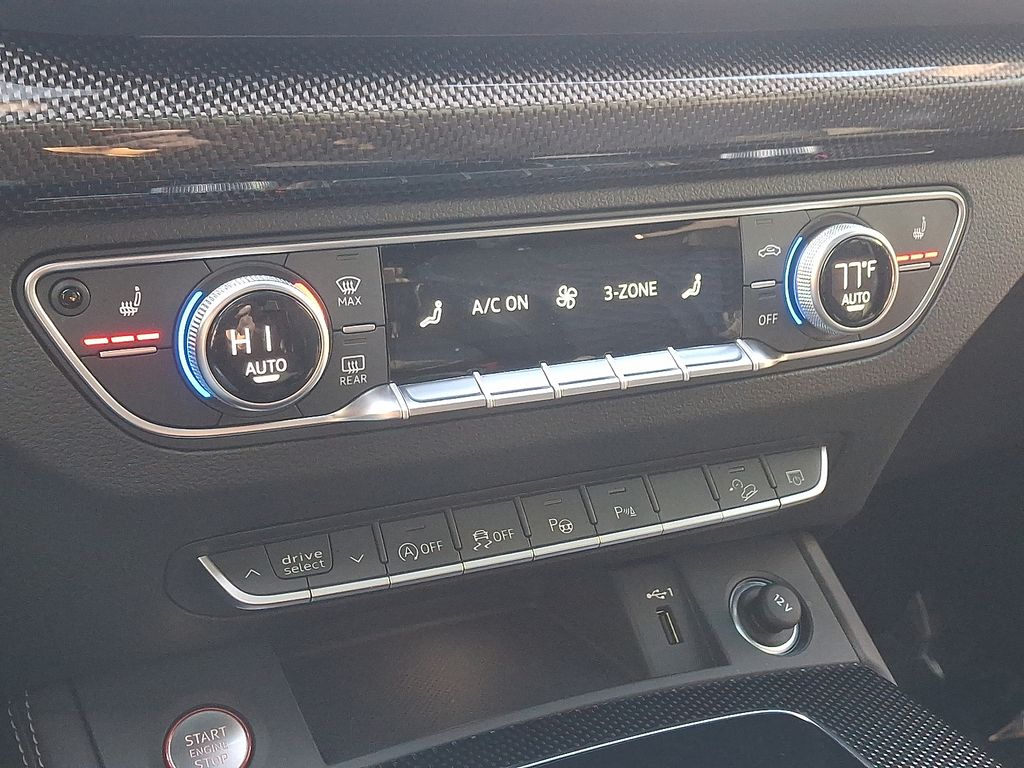 Thumbnail: 2024 Audi SQ5 - 16