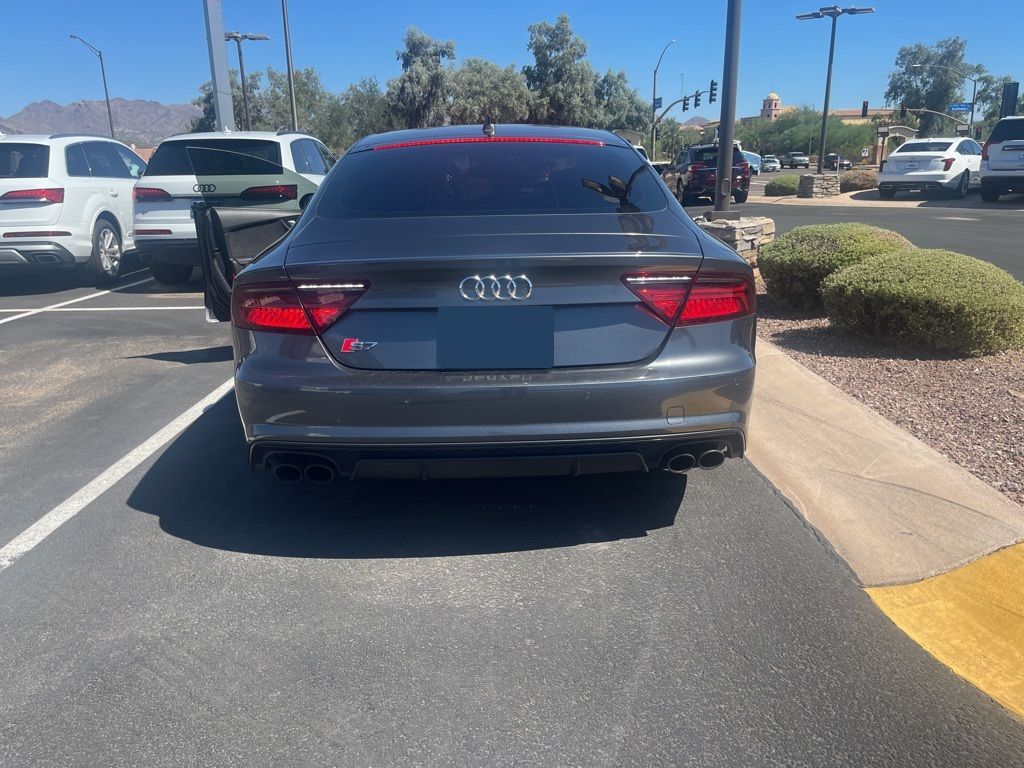 Thumbnail: 2016 Audi S7 - 8