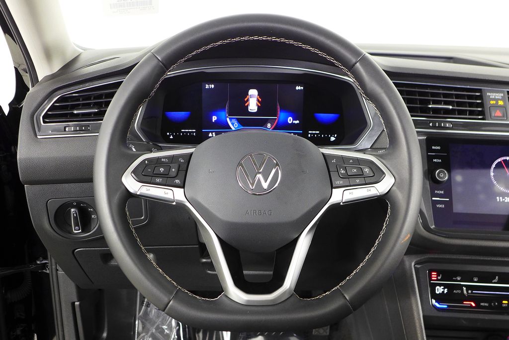 Thumbnail: 2023 Volkswagen Tiguan - 26