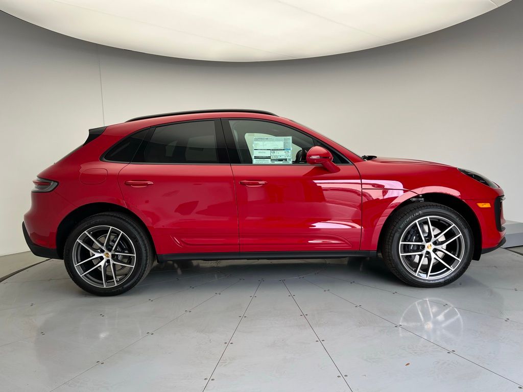 Thumbnail: 2025 Porsche Macan - 23