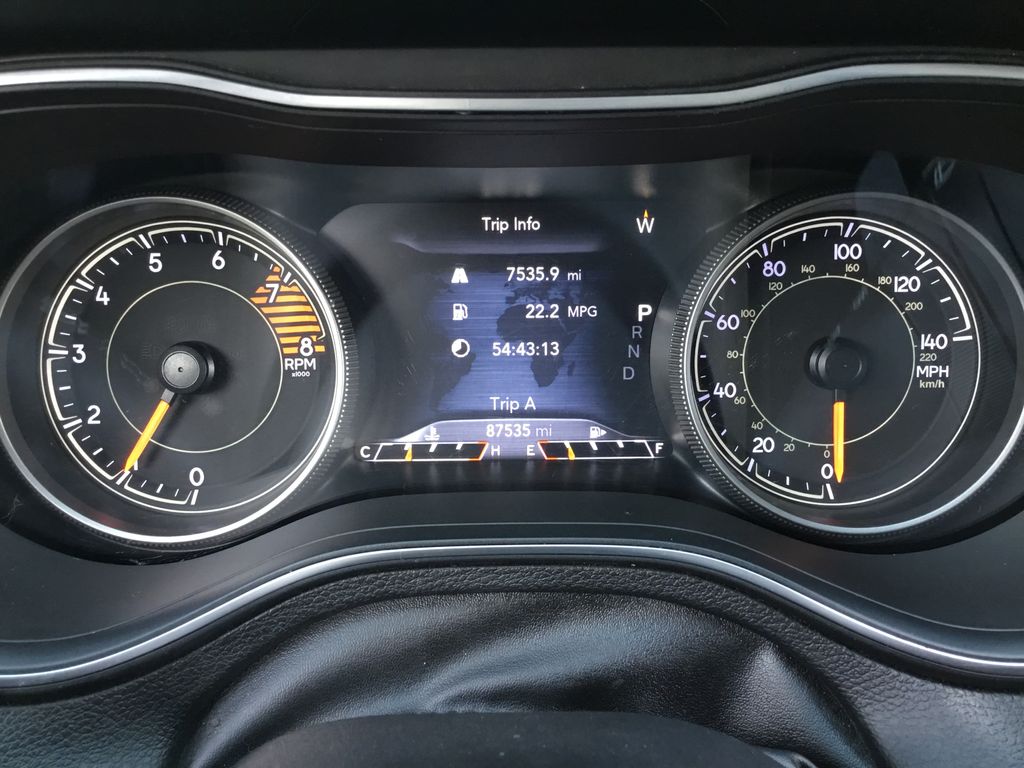 Thumbnail: 2019 Jeep Cherokee - 20