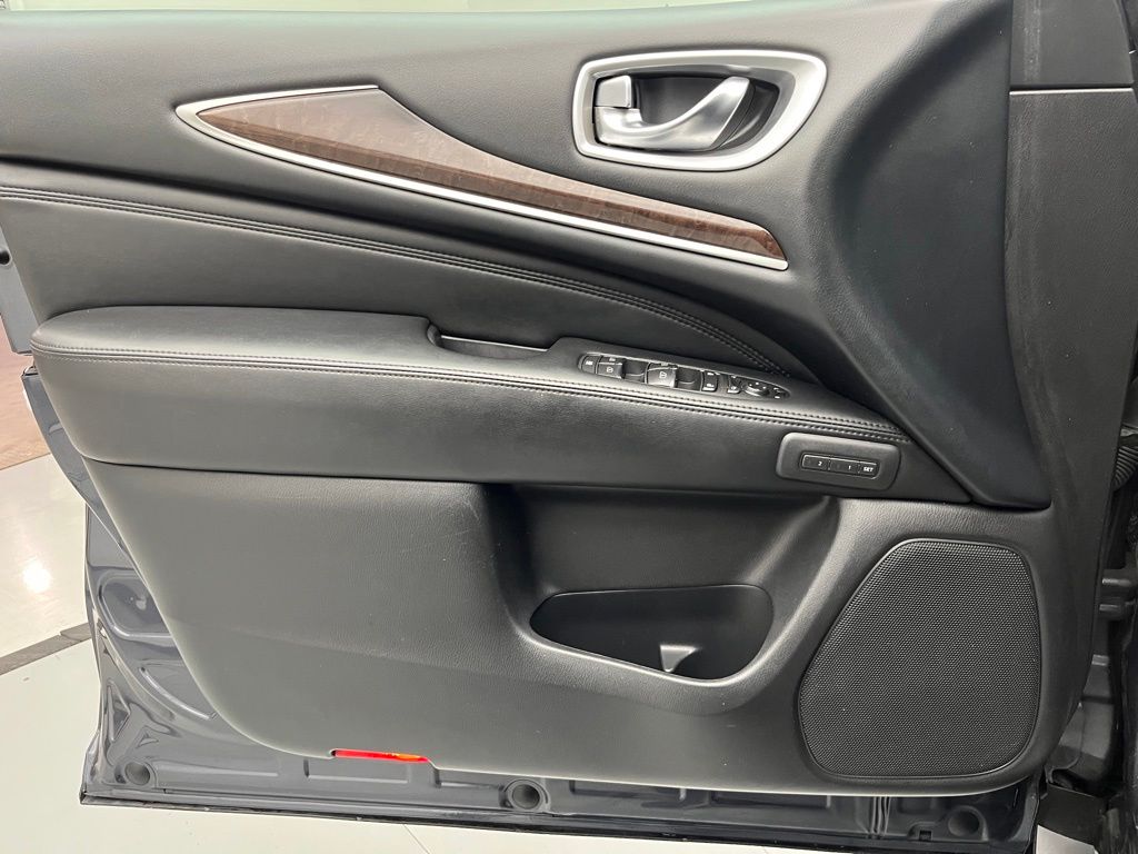 Thumbnail: 2013 INFINITI JX35 - 16